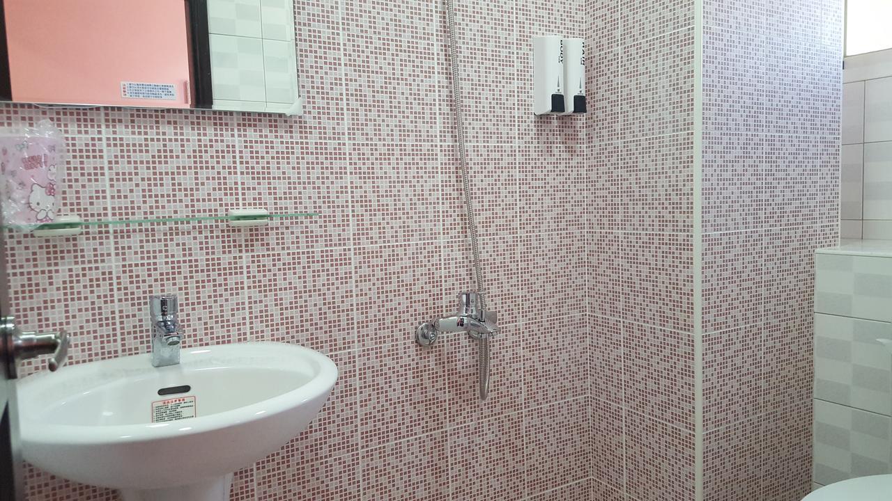 J. Home Каосюн Екстериор снимка
