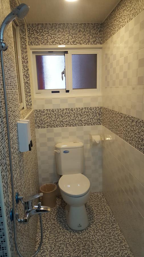 J. Home Каосюн Екстериор снимка